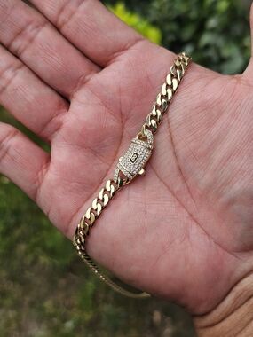 14k gold plated cuban chain beautiful. Great Gift For Her Or Him 16inX6mm.